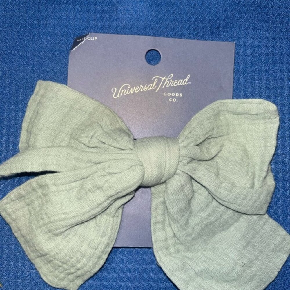 Universal Thread Women's Green Hair Clip